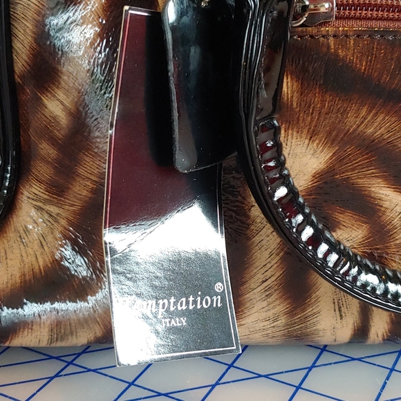 Temptations of Italy Vinyl Animal Print Bag - Picture 3 of 5